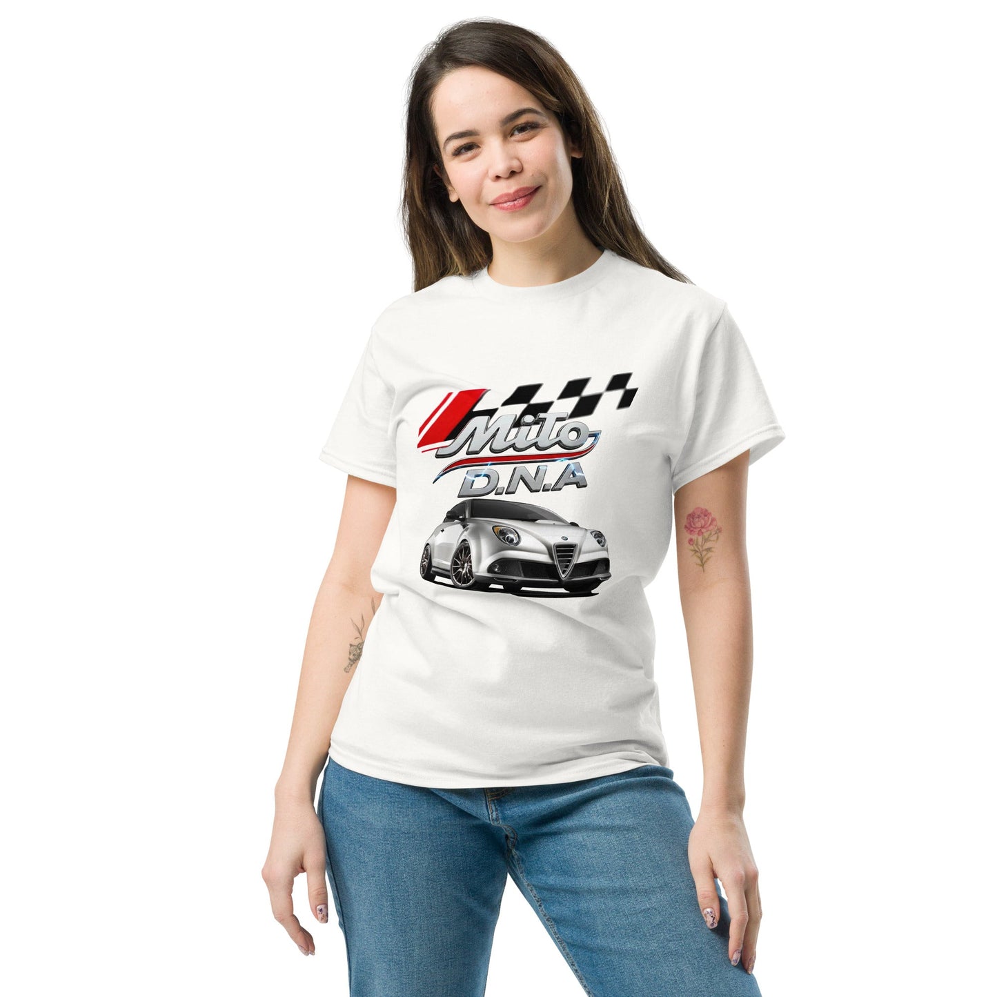 Maglietta Alfa Romeo Mito DNA | T-shirt dedicata ai fan della mitica berlina sportiva