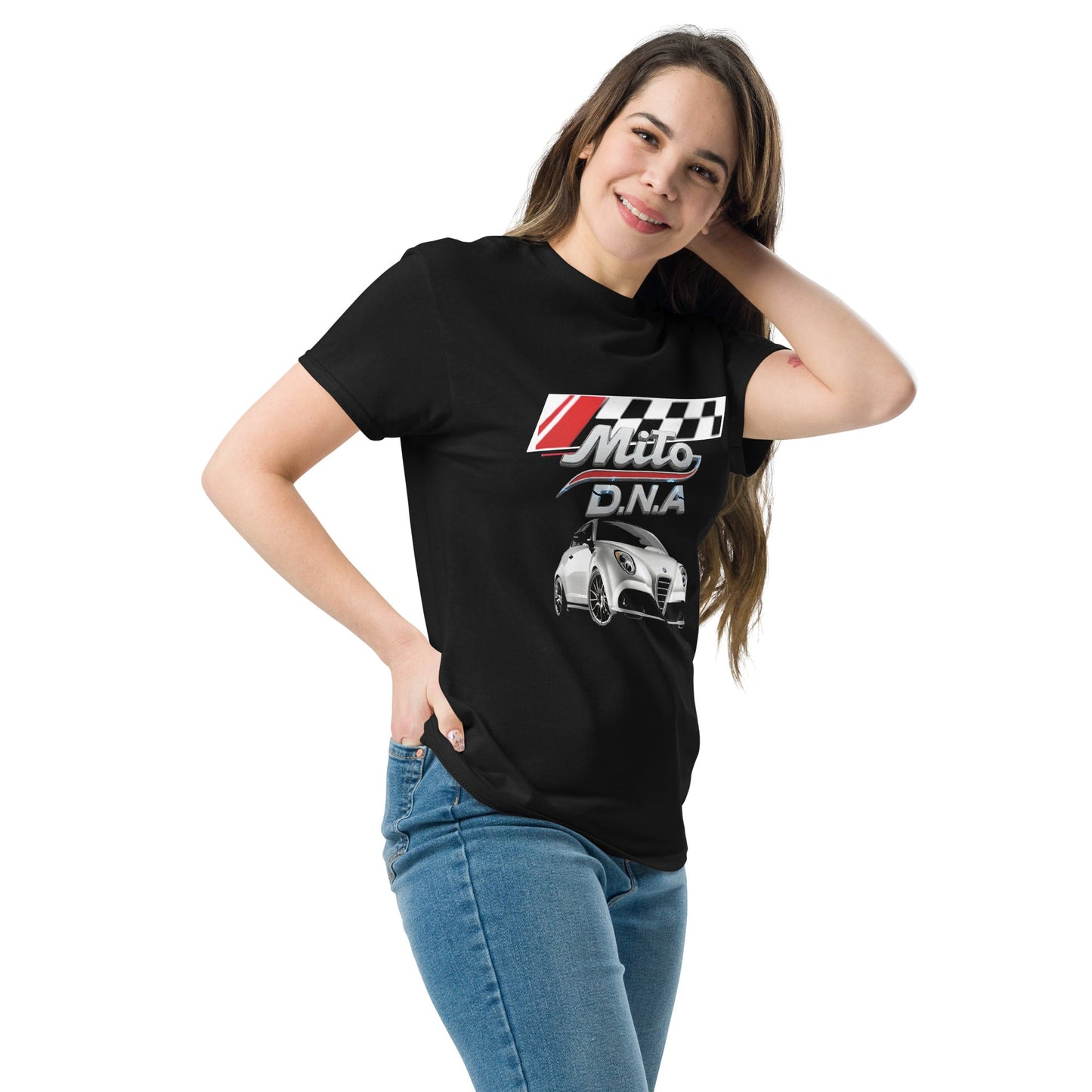 Maglietta Alfa Romeo Mito DNA | T-shirt dedicata ai fan della mitica berlina sportiva